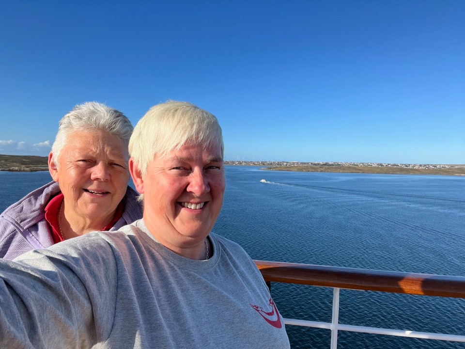 Falkland Islands (Islas Malvinas) - unbekannt - 2 happy adventurers 