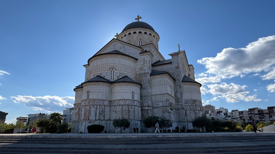 Montenegro - Podgorica - Das war es dann auch aus Podgorica, so viel mehr gibt es hier nicht zu sehen.
Auf geht’s Richtig Küste.