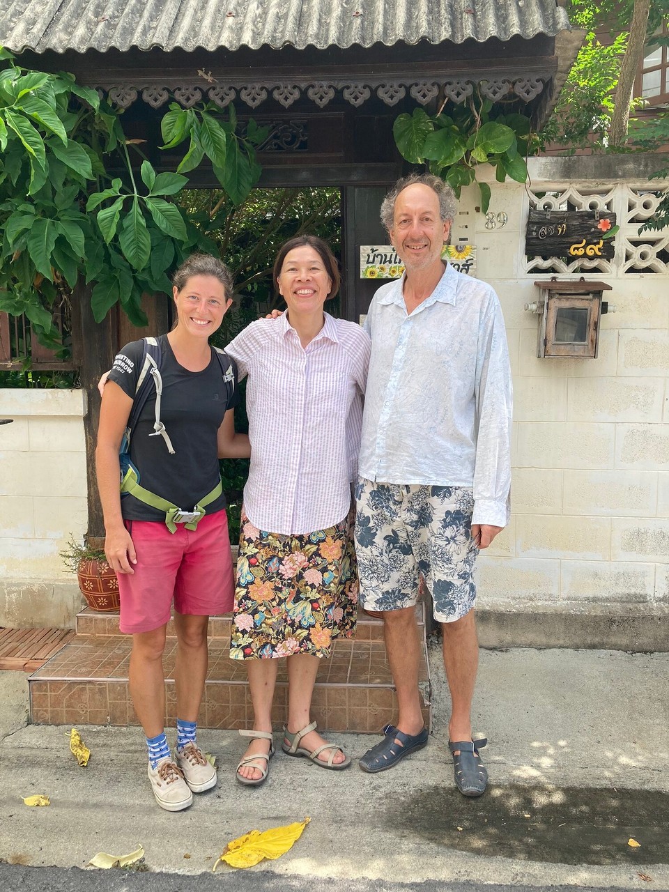 Thailand - Bangkok - Es heißt mal wieder Abschied nehmen, nach so vielen coolen und witzigen Gesprächen trennen sich unsere Wege wieder und wir reisen in unterschiedliche Richtungen weiter. Tschüss Elaine und Marek 🙋🏻‍♀️