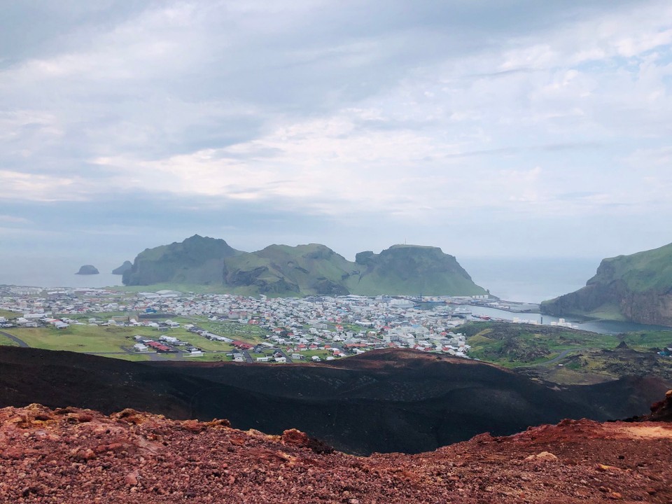 Island - Vestmannaeyjar - Blick auf Heimaey…