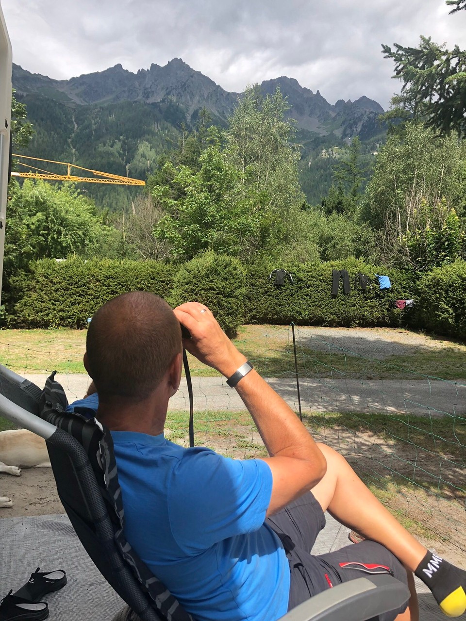 Frankreich - Chamonix - Was erspäht Mann denn wohl?? 
Transporthubschrauber! 