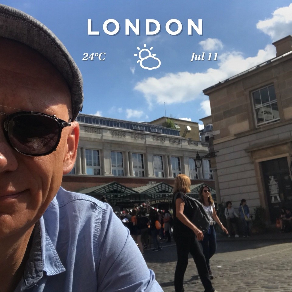 United Kingdom - London - Covent Garden in der warmen, nicht heißen Sonne. 
Pause! Ich muss durchatmen. 
In einer Woche geht es weiter. Nein! In einer Woche geht es LOS. Bis jetzt war es ein Spaziergang im Sommer Mitteleuropas. 
Noch 1.500km liegen vor mir. Vor der Bandbreite des schottischen Wetters habe ich gehörig Respekt. Aber jetzt mal London.