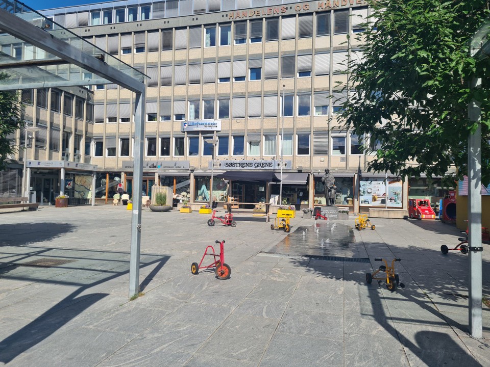 Norwegen - Lillehammer - ...hier sind Kinder überall  herzlich  willkommen!