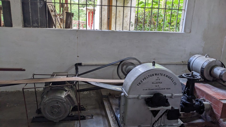 Kolumbien - Minca - Quasi der Generator der Farm, erzeugt Strom mittels Wasser. Ist 130 Jahre alt und läuft seit dem angeblich durchgängig 