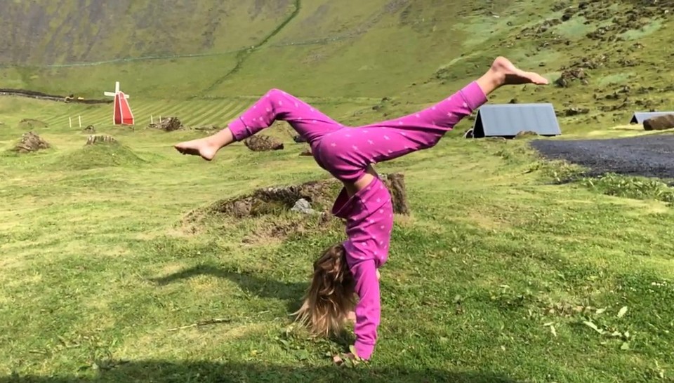 Island - Vestmannaeyjar - Sehr schön sieht das aus. Die Islandübung sag ich mal… Dass konnten die beiden vor dem Urlaub noch nicht oder zumindest nicht so toll… 😍