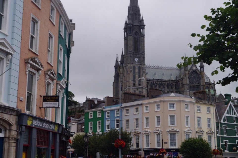 Irland - Cobh - Dort oben war ich leider nicht bei der Imposanten Kirche.