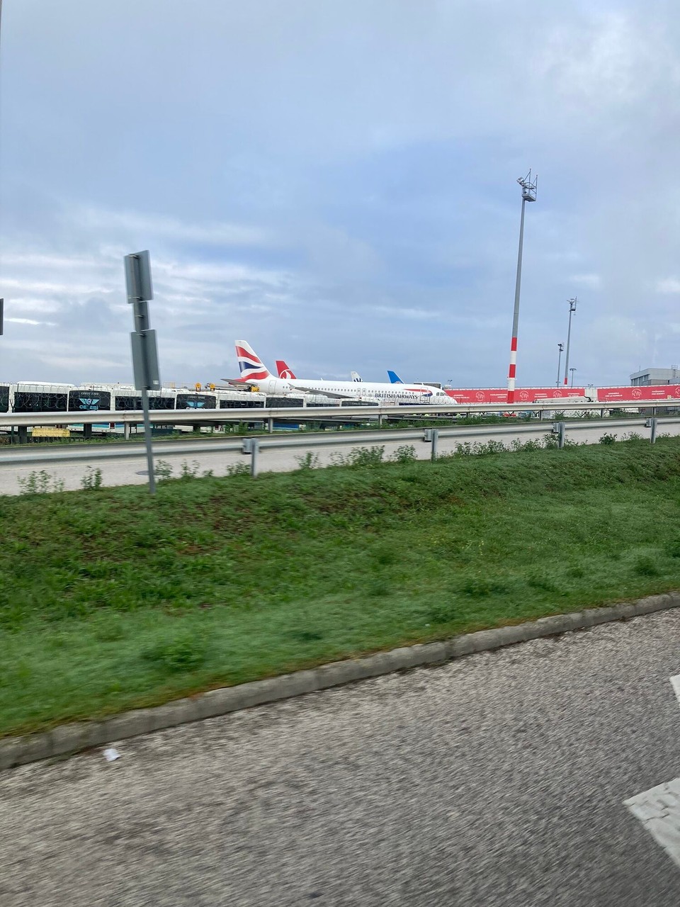 Ungarn - Budapest - Nach über drei Stunden Verspätung endlich in Budapest angekommen 🥳