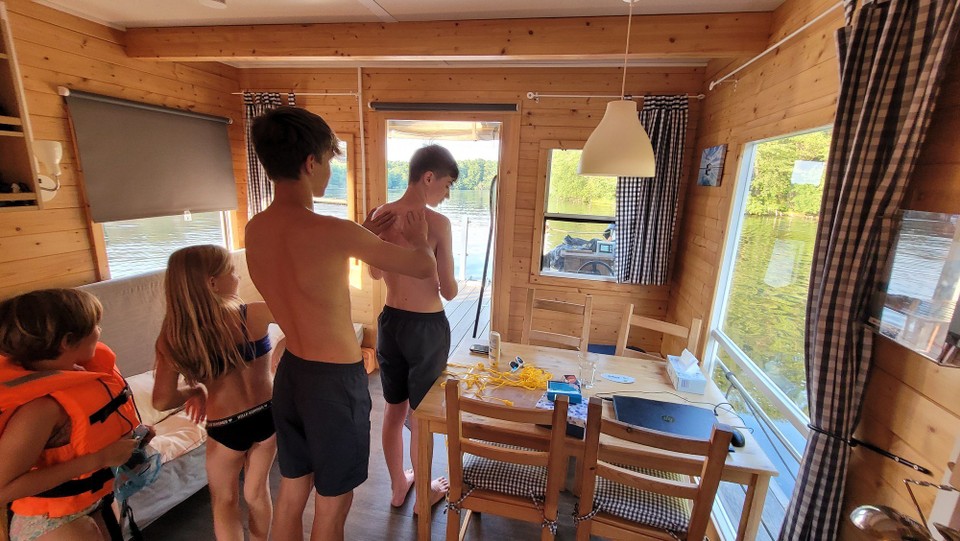 Deutschland - Königs Wusterhausen - Sonnenschutz wird groß geschrieben