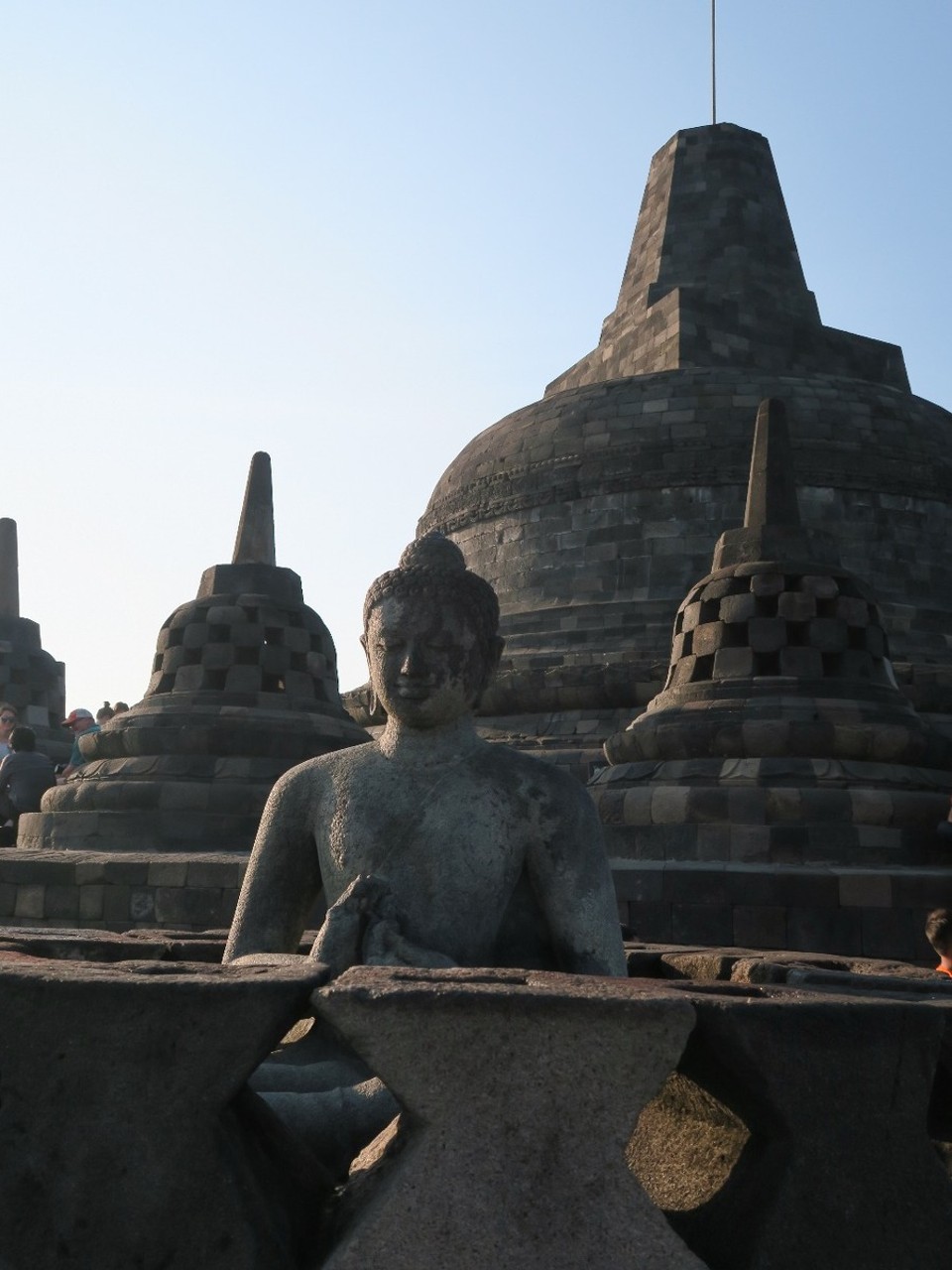 Indonesia - unbekannt - Bodhisattva dans les stupas