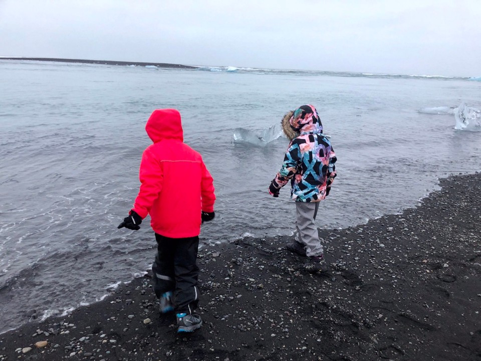 Island - Sveitarfélagið Hornafjörður - Vielleicht bleiben die Füsse noch 5 Minuten trocken. Mein Tipp...👍 