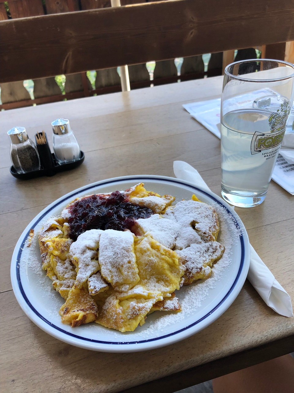 Italien - Partschins - Kaiserschmarren und Holundersaftschorle