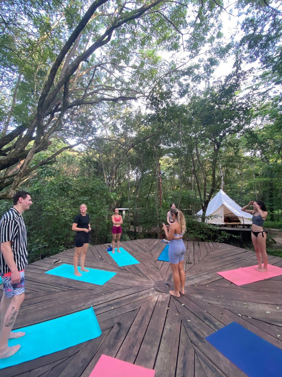 Costa Rica - Santa Cruz - Hier gab es dann noch eine Sunset-Yoga-Session 🧘🏽‍♀️ 