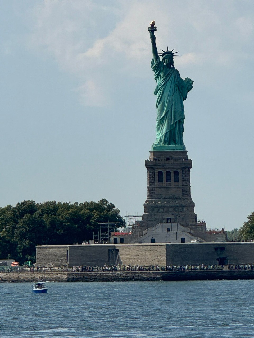 Vereinigte Staaten - New York - Und zurück an der Freiheitsstatue vorbei 