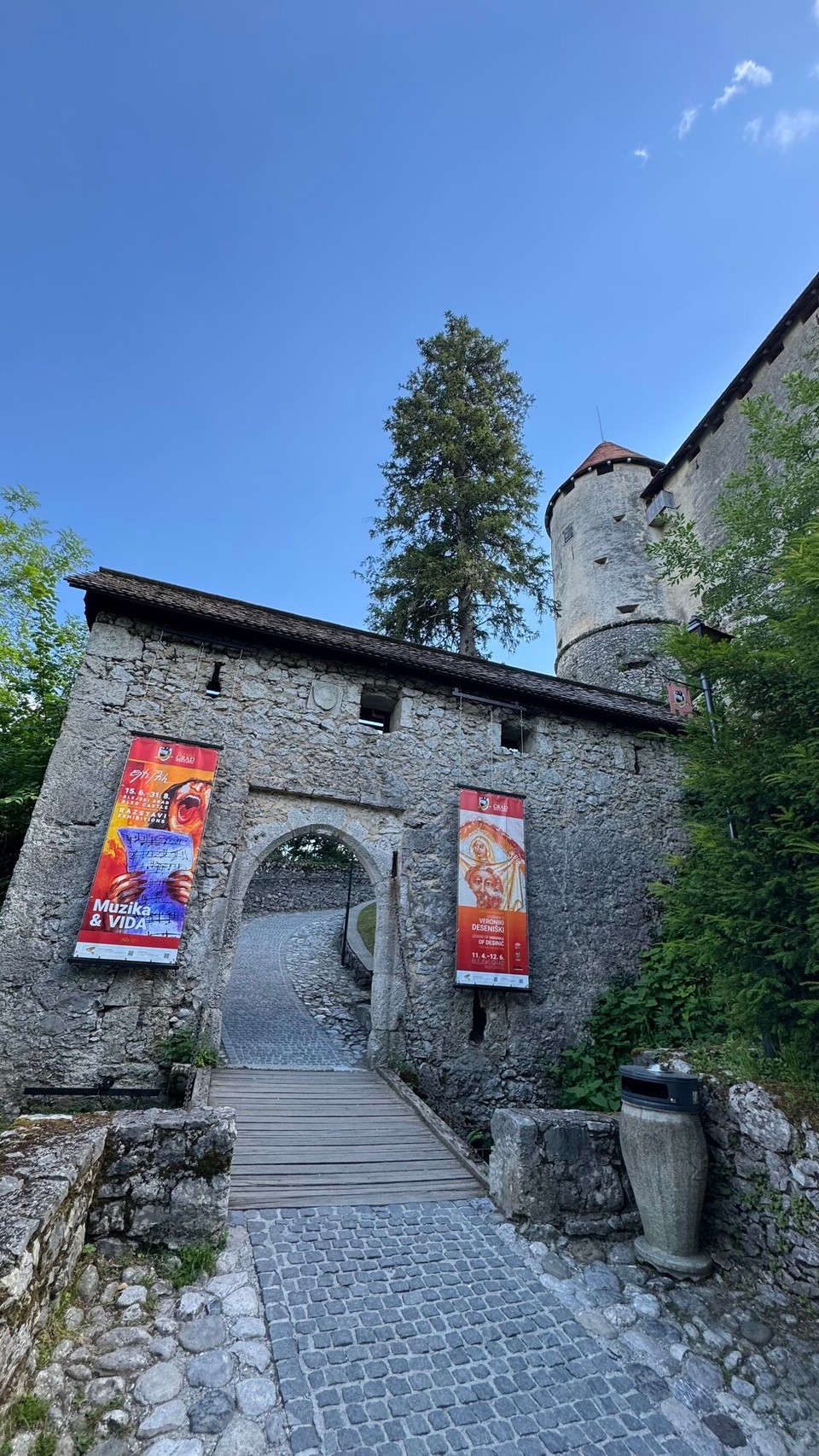 Slowenien - Portorož - Hoch geht es auf die Burg, wir erhoffen uns einen schönen Blick über den See.