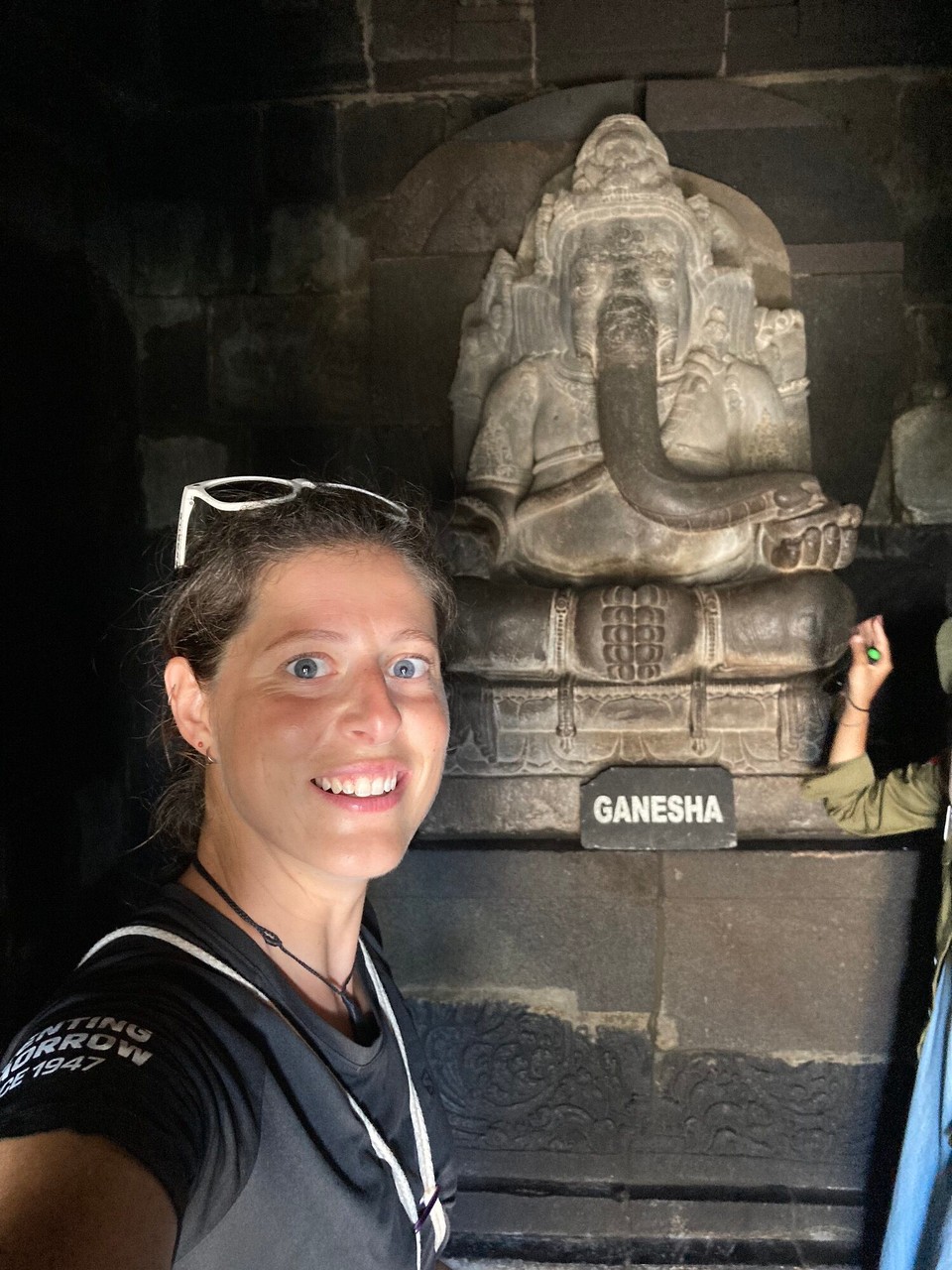 Indonesien - Sleman - Dreimal den Rüssel streicheln, an die Stirn fassen - zack schlau 🤓
Ganesha symbolisiert Weisheit und Erfolg