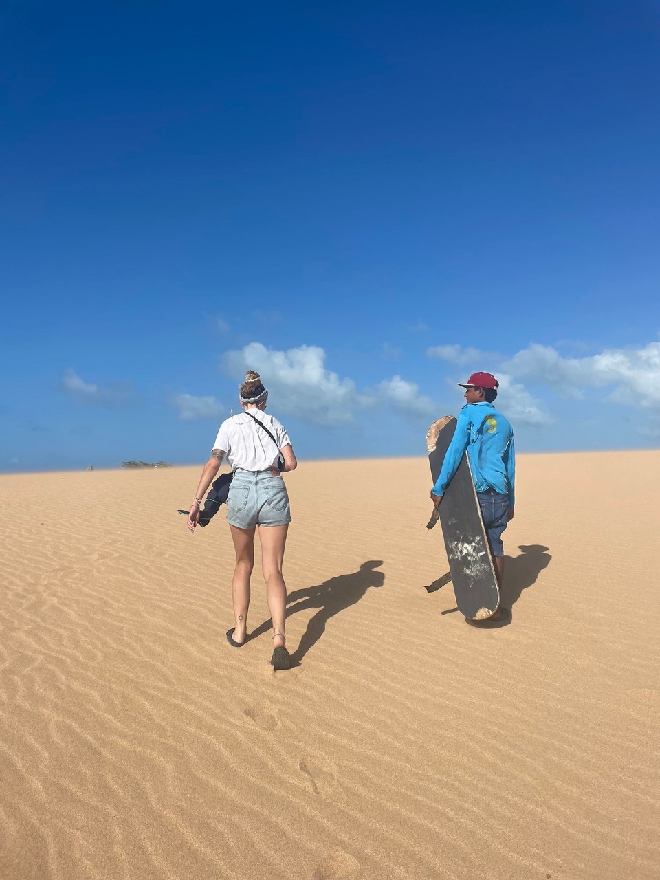 Kolumbien -  - Zwischenstopp zum Sandboarding - von der Wüste rein ins Meer 🌊 