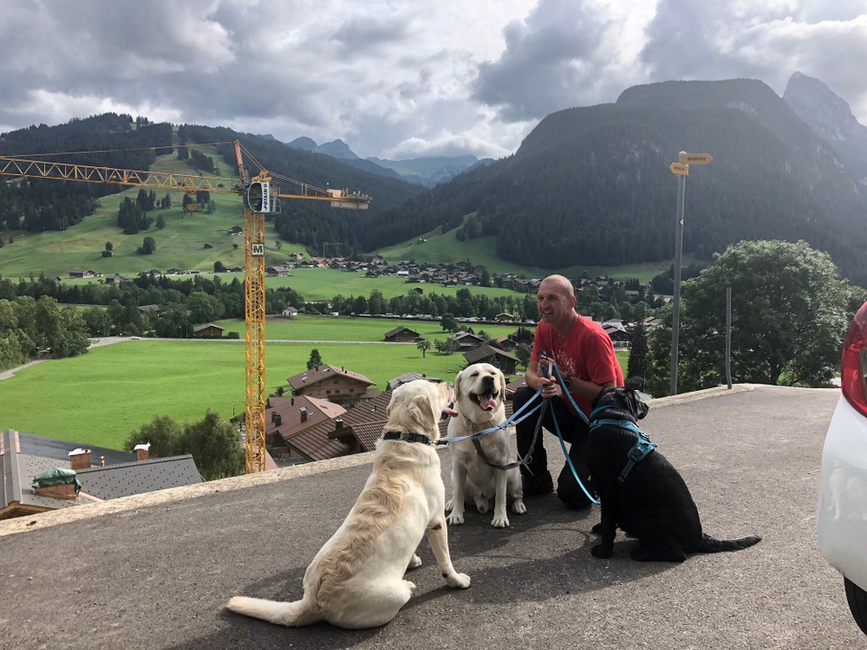 Schweiz - Gstaad - Es wirkt alles wie im Spielzeugdorf. 