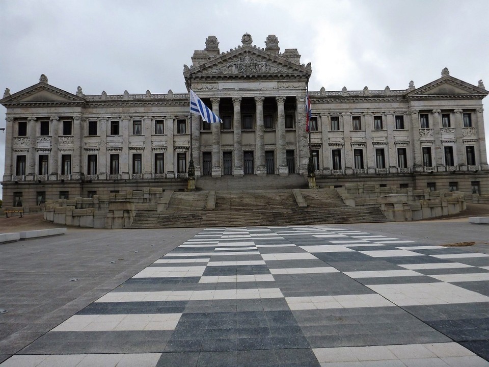 Uruguay - Montevideo - Parlamentsgebäude in Montevideo 