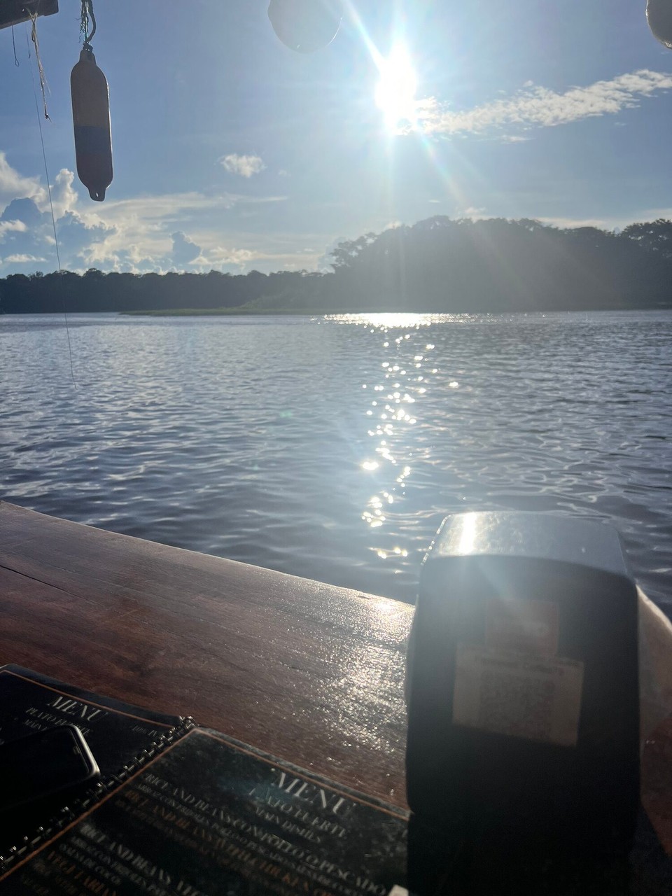 Costa Rica - Matina - Und es het richtig guet tue wider mal ide Sunne z‘schwitze.
Det het‘s s‘ganze Wucheend nie gregnet aber defür het‘s über e Stund Stromusfall geh. Vill gmacht hani aber sowieso nit ussert Mojitos trunke, am Strand glege und guet gesse