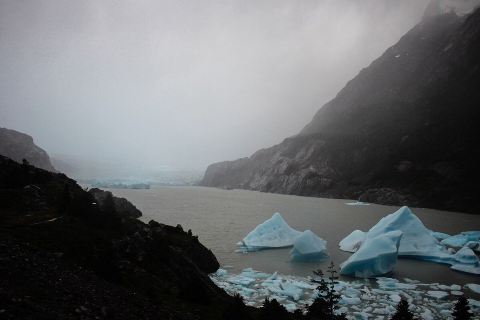Chile - Torres del Paine - Vom Glacier ist nicht viel zu sehen und doch war es sehr beeindruckend 