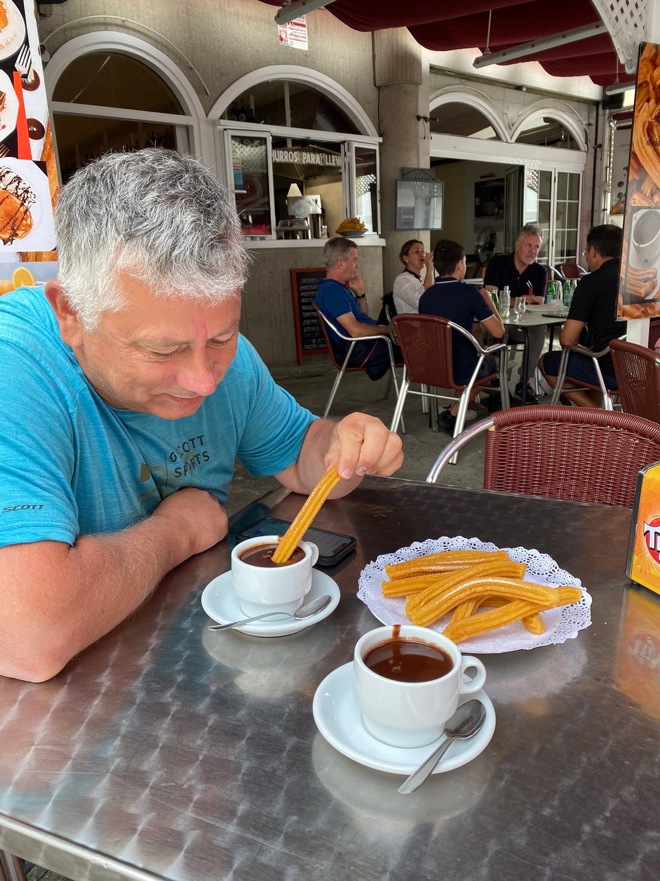 Spanien - Comillas - Churros mit Kakao, lecker