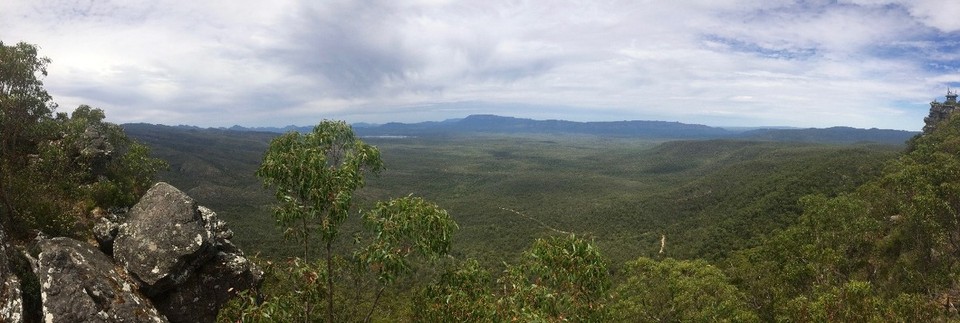 Australia - Glenisla - Even thought it's cloudy the visibility is still so good.