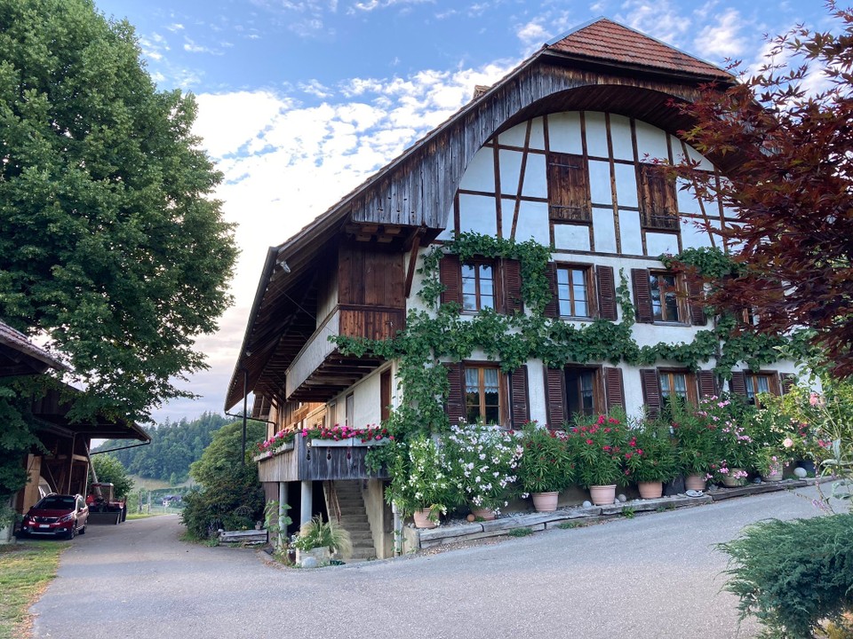 Schweiz - Oberbalm - Der Hof von vorne 