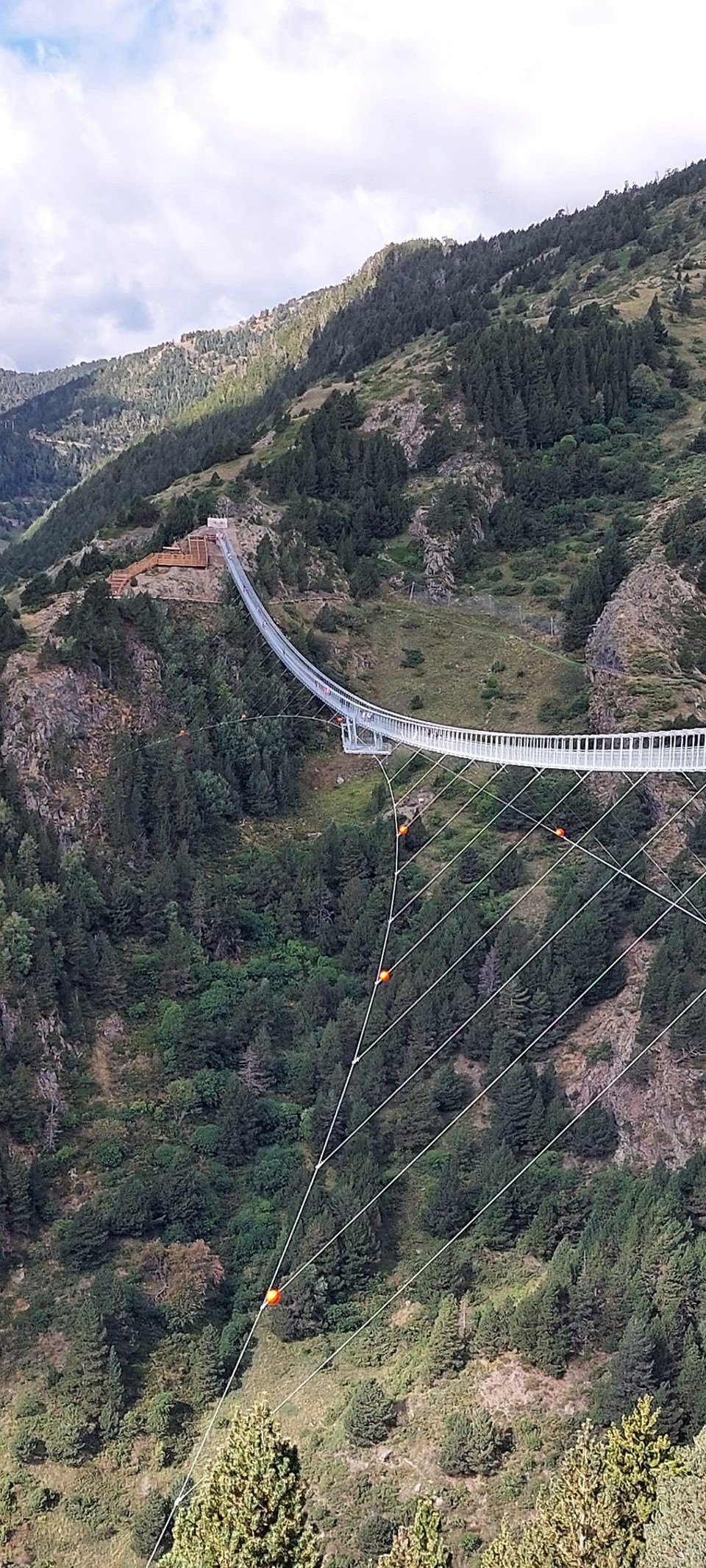 Spain - Torla-Ordesa - ...die Maximalhöhe über dem Bach beträgt 158m 