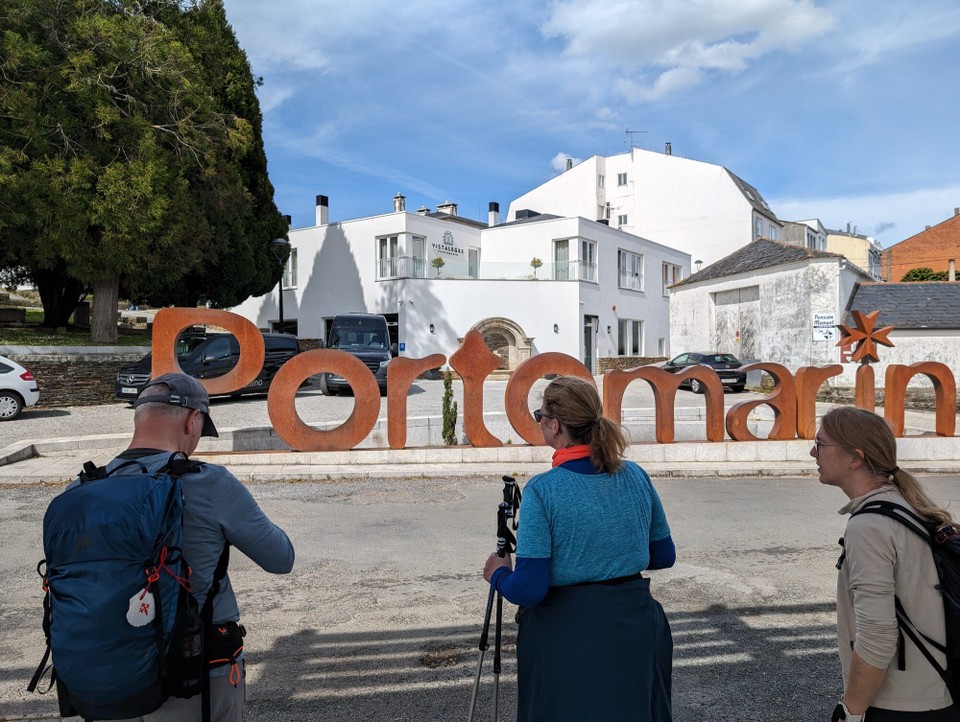 Spanien - Portomarín - Was wir da noch nicht wussten: Über dem 1. r liegt unser Zimmer.