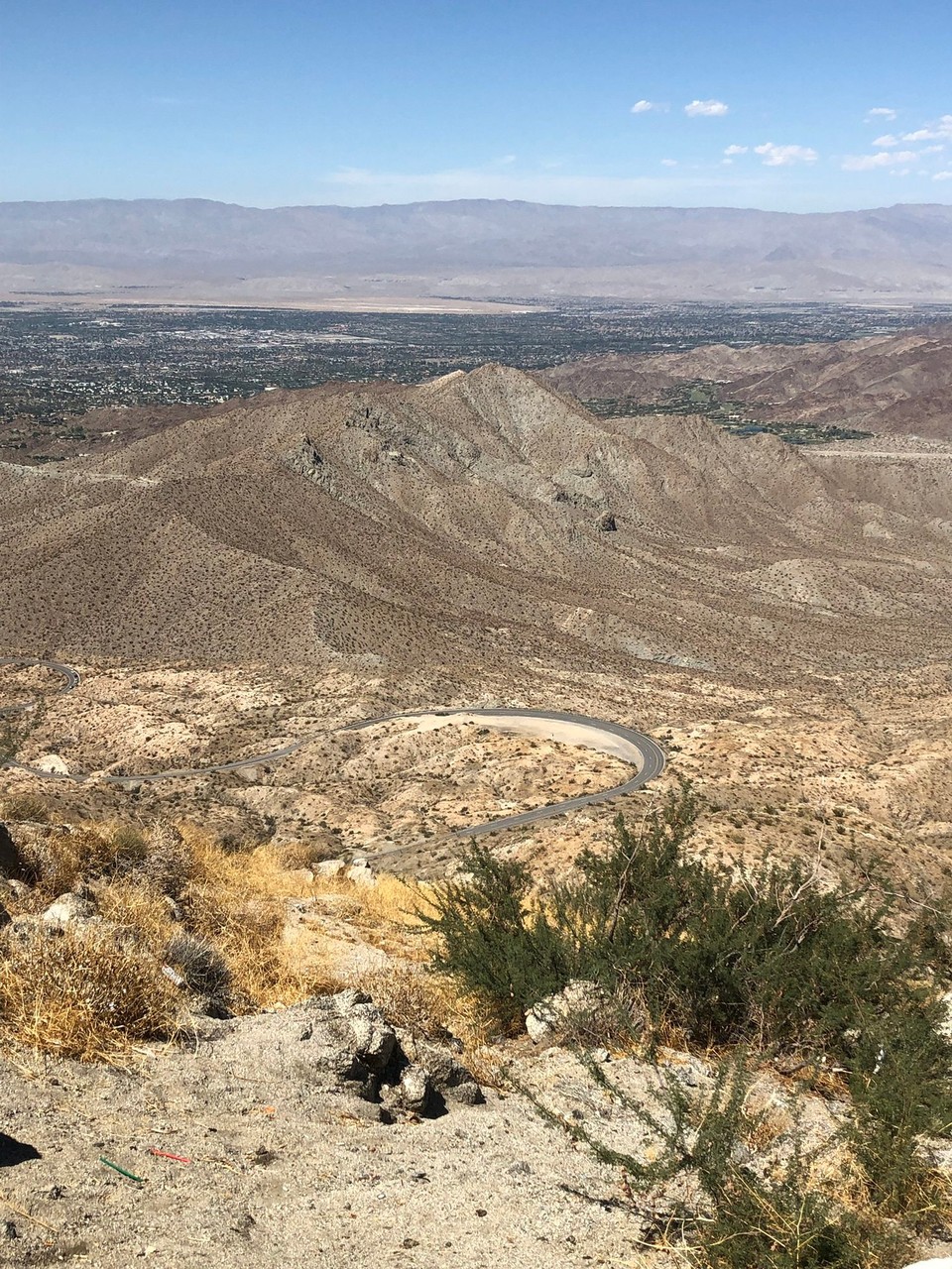 Vereinigte Staaten - Palm Springs - Von den Bergen geht es nach Palm Desert / Palm Springs