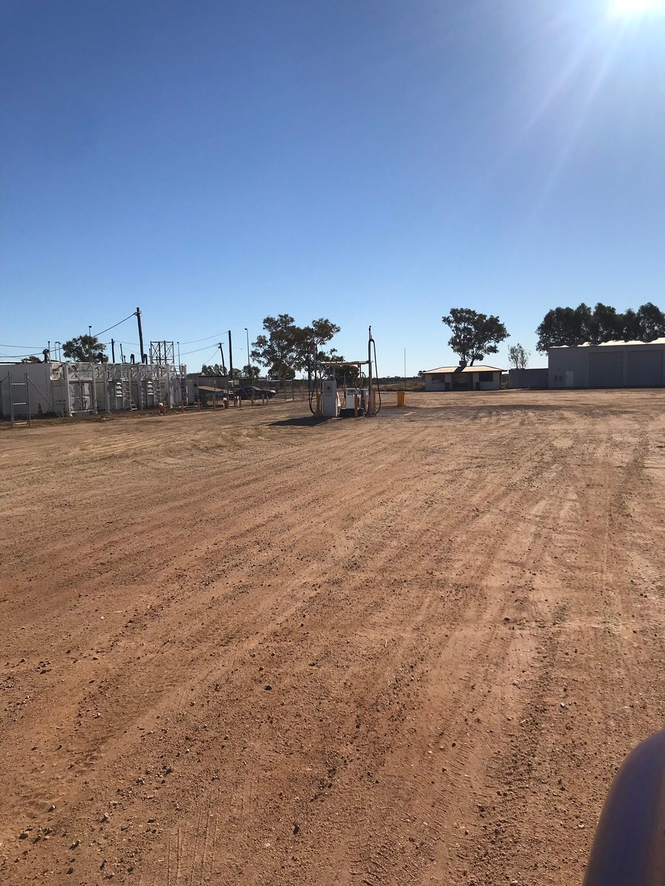 Australia - Longreach - Petrol stop .. outback style !