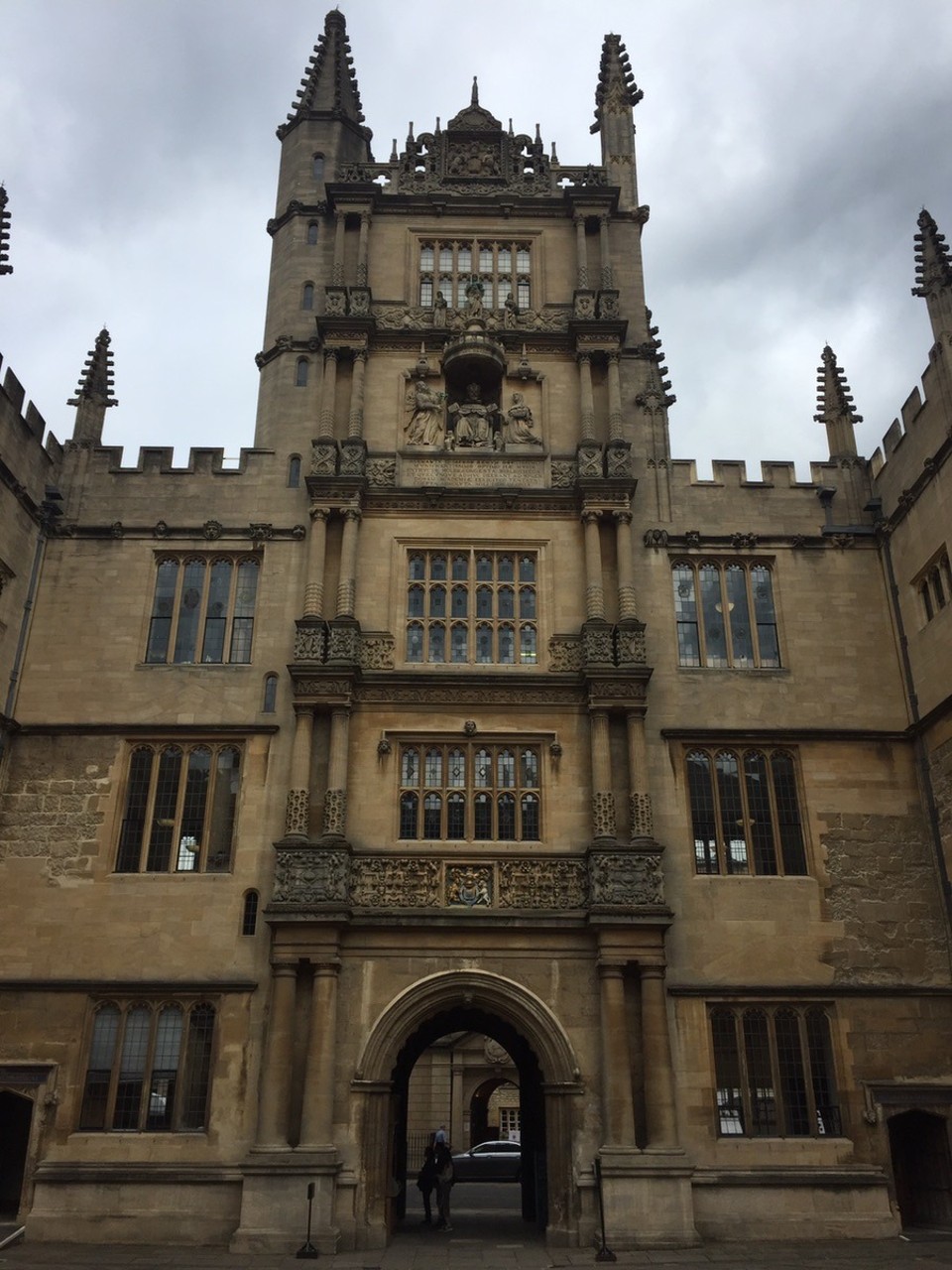 United Kingdom - Oxford - The Great Gate of The Bodleian Library - The main research library of Oxford is the UK's second largest library, established in 1602 and containing over 11 million works.