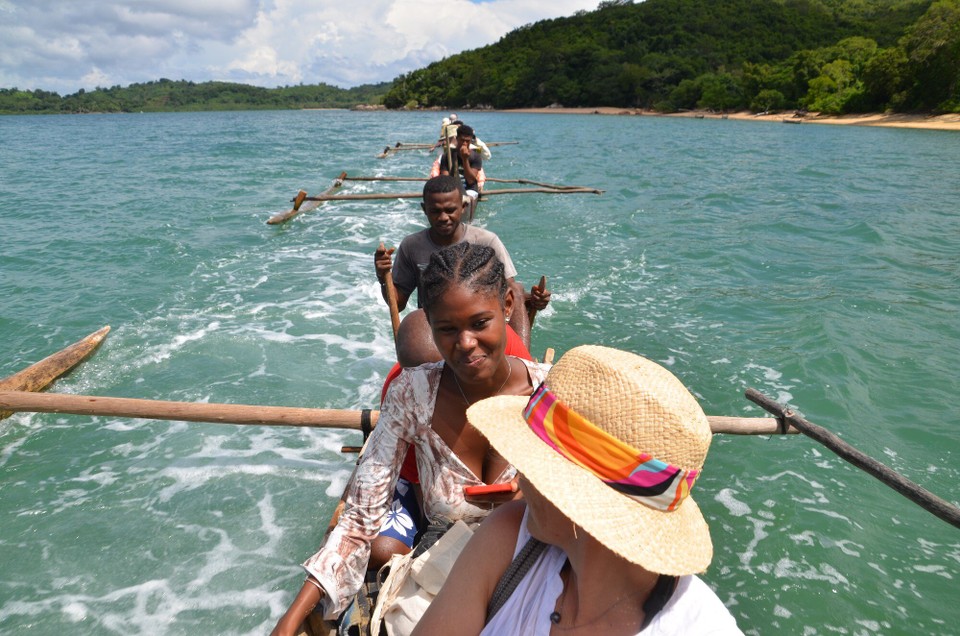 Madagaskar - Nosy Be - Pirogen um Réckwee