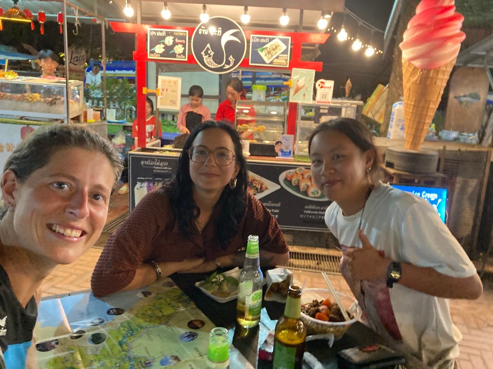 Laos - Luang Prabang - Abendessen mit Tara und Frank (Singapur) 🥳