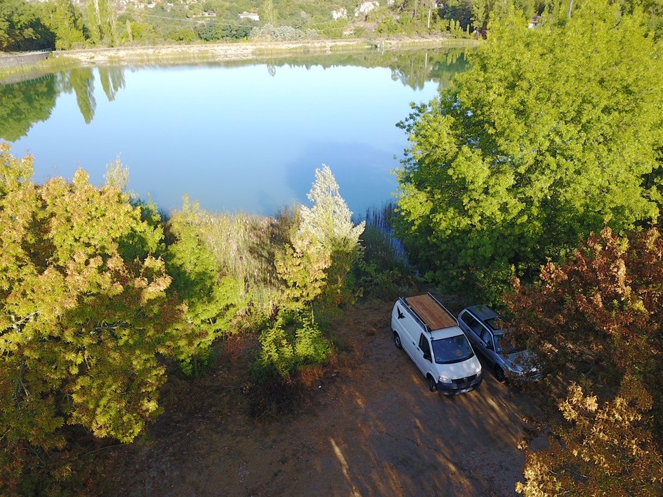 Frankreich - Berrias-et-Casteljau - Nach der Kanu Tour fand ich dann diesen wunderschönen Schlafplatz. 1000 Mal schöner als ein Camping Platz und auch noch umsonst.