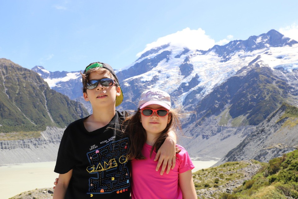 Neuseeland - Omarama - Posieren auf dem Hooker Valley Walk