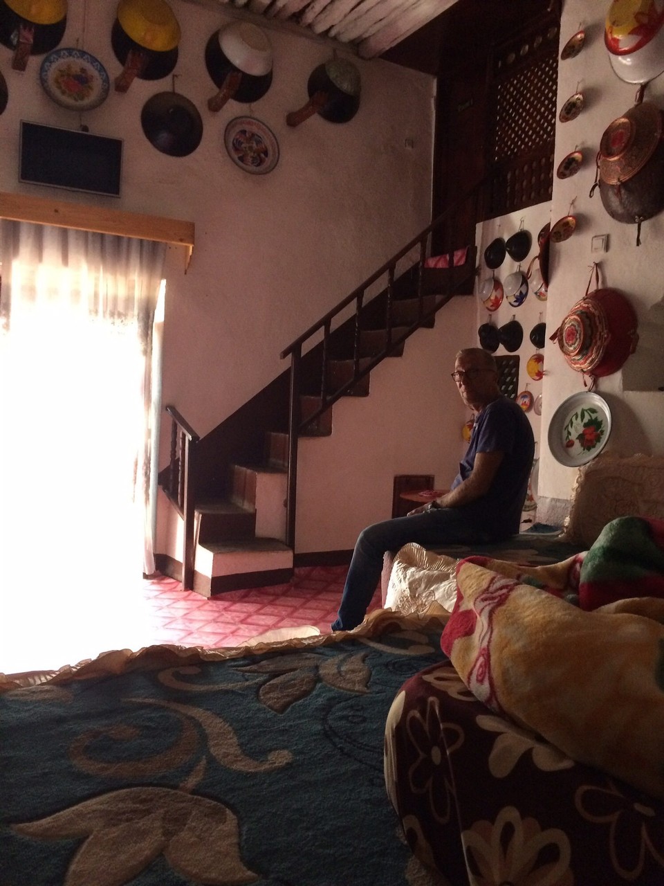 Äthiopien - Harar - Untergebracht sind wir in einem traditionellen Townhouse mit großzügigem Empfangsbereich...