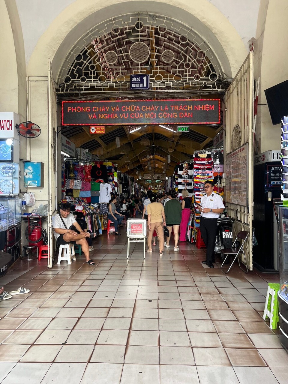 Vietnam - Ho Chi Minh City - Wanted to buy a cap so quickly stopped off at the market and found a lovely little Vietnamese lady who had a stall and found me the exact hat I wanted through all the stalls. We chatted for a while about her life in Vietnam, interesting lady. I will probs go back to her for another cap!