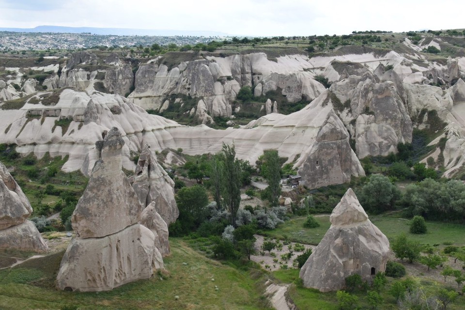 Türkei - Guzelyurt - Unsere heutige Tour geht weiter in den Süden Kappadokiens.
Beginnen wir mit einem Blick auf Göreme.