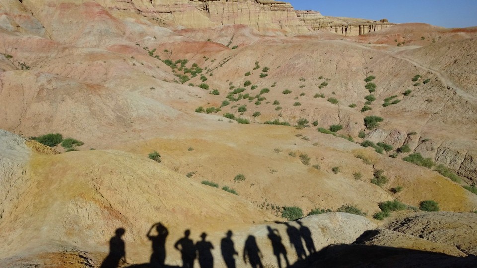 Mongolia - Dalanzadgad - The White Stupa (cliffs)