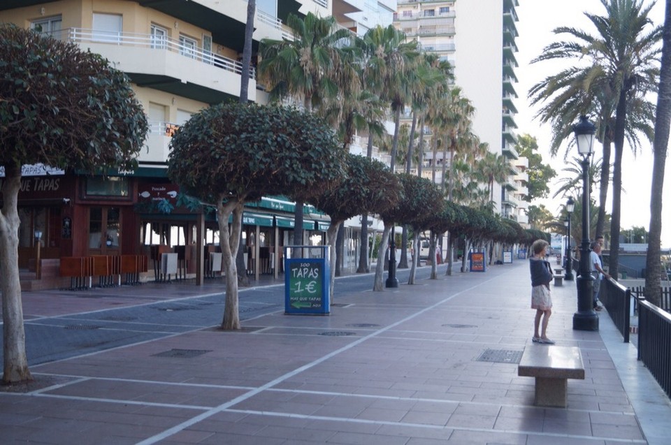 Spanien - Marbella - Strand Promenade.