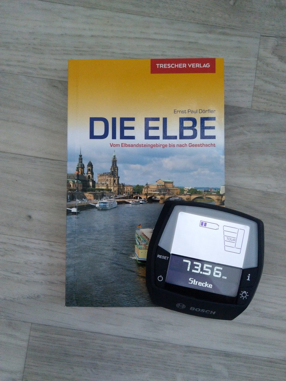 Deutschland - Boizenburg/Elbe - Erstmalig habe ich heute mehrfach ein paar Stufen hochgeschaltet. Das mache ich sonst aus Ehrgeiz sehr ungern. Aber half aus o.g. Gründen nichts. Danke an das e in meinem Bike. Man merkt es aber sofort am Akku.