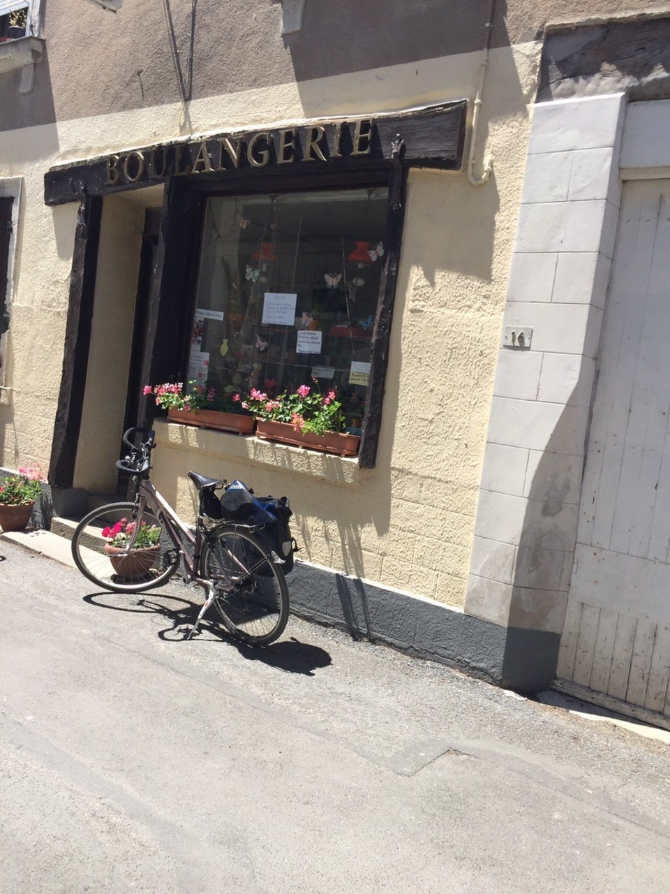 Frankreich - St.-Rémy-la-Varenne - Klein und Einzig heute
