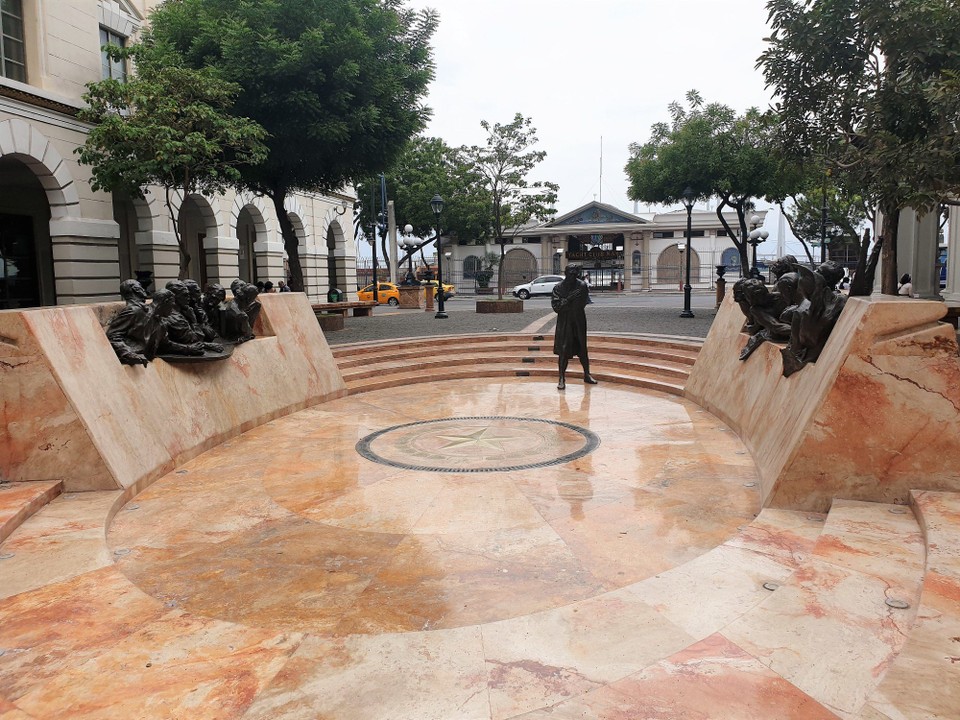 Ecuador - Guayaquil - Independence monument