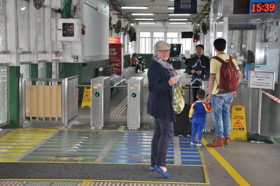 Hongkong - Hongkong - Auf dem Weg zur Überfahrt nach Hongkong Island 