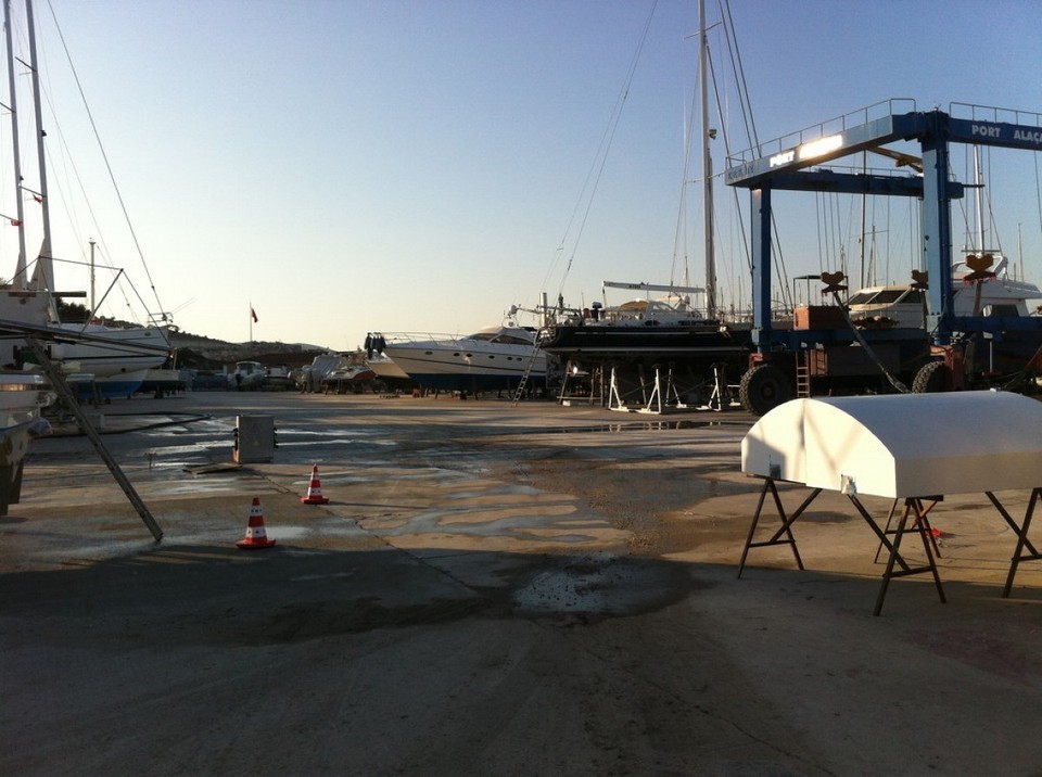 Turkey - Alaçatı - Alacati Port bei Tag: Yachten der herrschenden Schicht aus Istanbul und Izmir