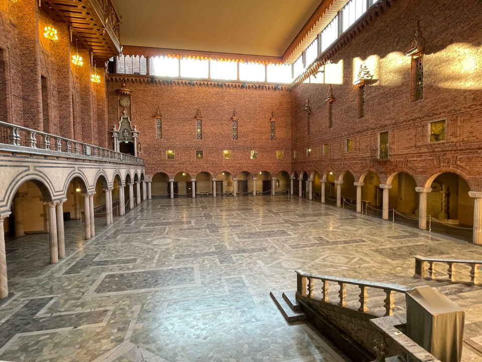 Schweden - Arlandastad - …und innen (blauer Saal)