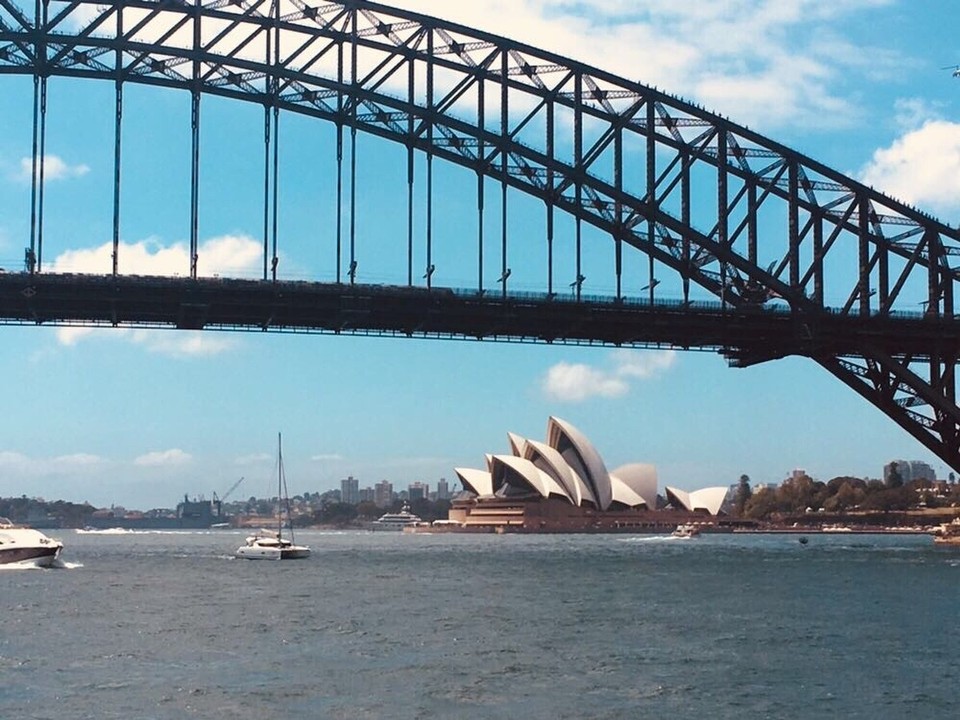 Australien - Sydney - Sicht auf die Oper von der Fähre aus