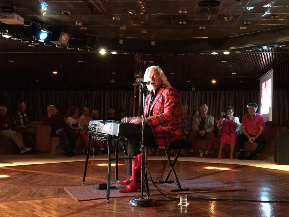  - United Kingdom, Torquay, Torbay - "Mr Red Shoes", Klaus Debusman, fabulous evening entertainment 