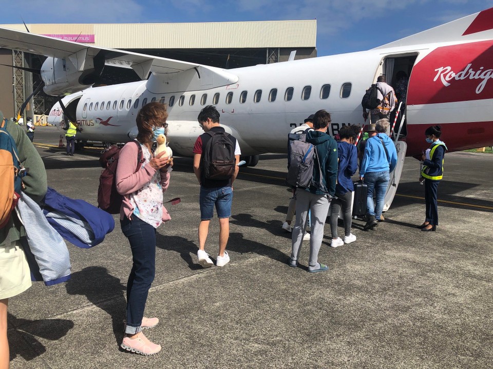 Réunion - Saint-Gilles les Bains - Ob die wohl durchhält - hier ist Fliegen noch Handarbeit